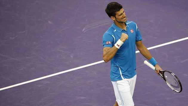 Novak Djokovič během osmidinále turnaje v Miami proti Dominiku Thiemovi. Novak Djokovič během osmidinále turnaje v Miami proti Dominiku Thiemovi.