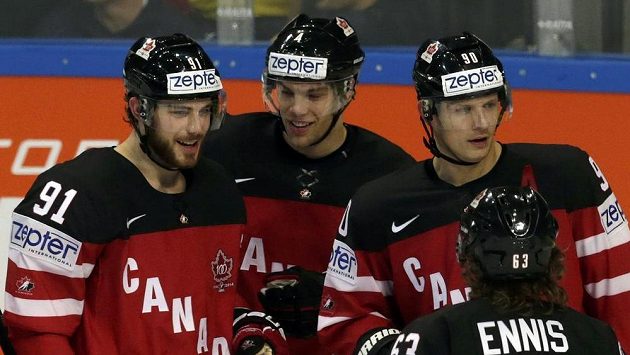Tyler Seguin (vlevo) se spoluhráči slaví jeden z gólů proti Bělorusku. Tyler Seguin (vlevo) se spoluhráči slaví jeden z gólů proti Bělorusku.