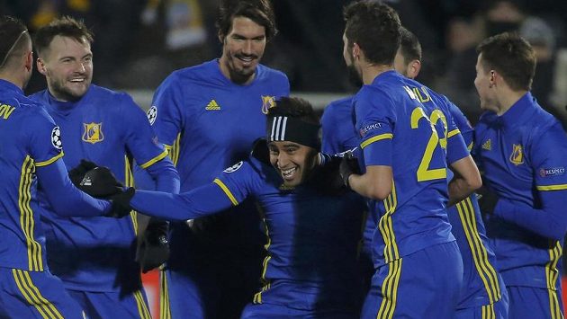 Radost fotbalistů Rostova na Donu po výhře nad Bayernem. Radost fotbalistů Rostova na Donu po výhře nad Bayernem.