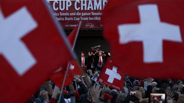 Oslavy švýcarského triumfu v Davisově poháru. Oslavy švýcarského triumfu v Davisově poháru.
