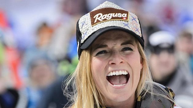 Šťastná švýcarská lyžařka Lara Gutová získala kromě velkého křišťálového glóbu i malý na superobří slalom. Šťastná švýcarská lyžařka Lara Gutová získala kromě velkého křišťálového glóbu i malý na superobří slalom.