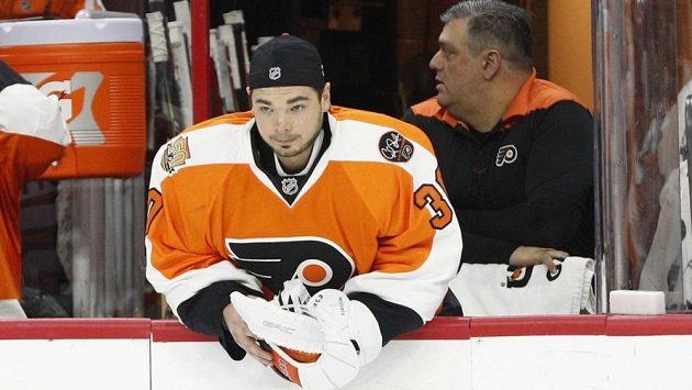 Hokejový brankář Michal Neuvirth se chystá na novou sezónu zámořské NHL, zatím však netuší, kde bude chytat. Hokejový brankář Michal Neuvirth se chystá na novou sezónu zámořské NHL, zatím však netuší, kde bude chytat.