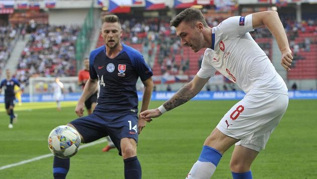 Slovenský fotbalový reprezentant Milan Škriniar nastoupil do utkání s Českem, po zápase vyrazil se spoluhráči na noční tah městem. Slovenský fotbalový reprezentant Milan Škriniar nastoupil do utkání s Českem, po zápase vyrazil se spoluhráči na noční tah městem.