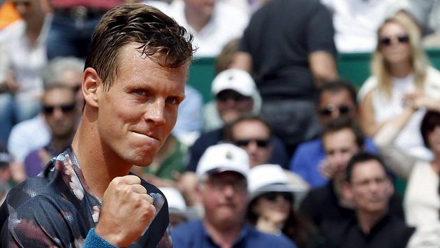 Tomáš Berdych se raduje z postupu do finále turnaje v Mone Carlu přes Francouze Monfilse. Tomáš Berdych se raduje z postupu do finále turnaje v Mone Carlu přes Francouze Monfilse.