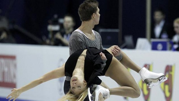 Ruští krasobruslaři Jekatěrina Bobrovová a Dmitrij Solovjov Ruští krasobruslaři Jekatěrina Bobrovová a Dmitrij Solovjov