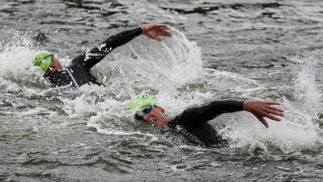 Jan Čelůstka během olympijského triatlonu v Londýně Jan Čelůstka během olympijského triatlonu v Londýně