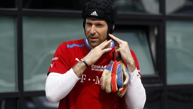 Brankář Petr Čech na tréninku české reprezentace ve Vratislavi Brankář Petr Čech na tréninku české reprezentace ve Vratislavi