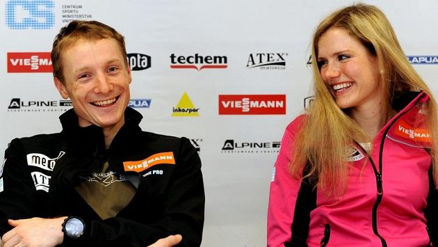 Biatlonisté Ondřej Moravec (vlevo) a Gabriela Soukalová. Biatlonisté Ondřej Moravec (vlevo) a Gabriela Soukalová.