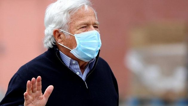 Majitel klubu amerického fotbalu New England Patriots Robert Kraft Majitel klubu amerického fotbalu New England Patriots Robert Kraft