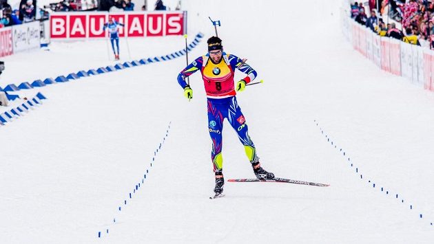 Francouzský biatlonista Martin Fourcade jede do cíle sprintu na mistrovství světa v norském Oslu. Francouzský biatlonista Martin Fourcade jede do cíle sprintu na mistrovství světa v norském Oslu.