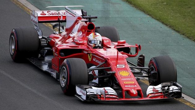 Německý pilot stáje Ferrari Sebastian Vettel Německý pilot stáje Ferrari Sebastian Vettel