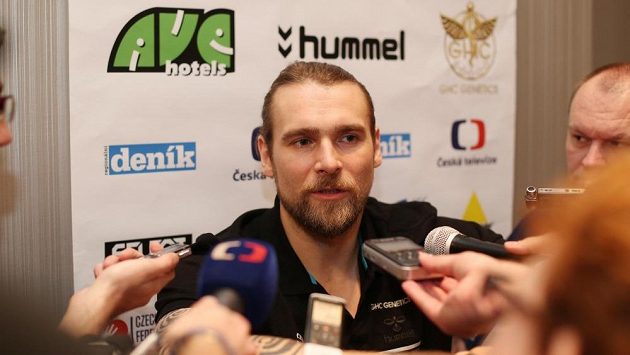 Házenkář Pavel Horák odpovídá na dotazy novinářů Házenkář Pavel Horák odpovídá na dotazy novinářů