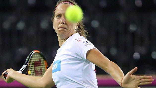 Barbora Strýcová v plném tréninku. Barbora Strýcová v plném tréninku.