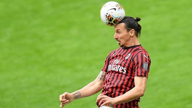 Fotbalový kanonýr Zlatan Ibrahimovic chce v létě opustit AC Milán. Kam povedou jeho další kroky? Fotbalový kanonýr Zlatan Ibrahimovic chce v létě opustit AC Milán. Kam povedou jeho další kroky?