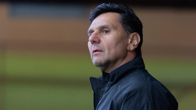 Vladimír Růžička na střídačce hokejistů Kadaně. Vladimír Růžička na střídačce hokejistů Kadaně.