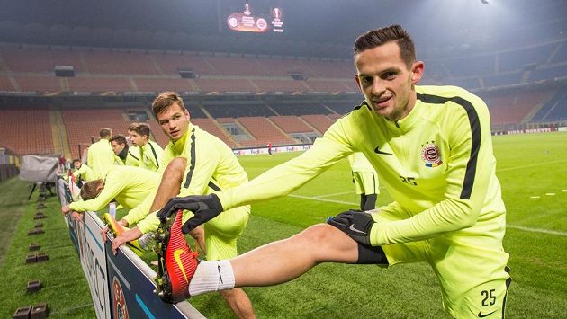 Mario Holek (vpředu) ještě coby sparťan. Mario Holek (vpředu) ještě coby sparťan.