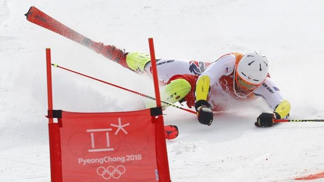 Český lyžař Ondřej Berndt v akci při závodě družstev v paralelním obřím slalomu na ZOH v Koreji. Český lyžař Ondřej Berndt v akci při závodě družstev v paralelním obřím slalomu na ZOH v Koreji.