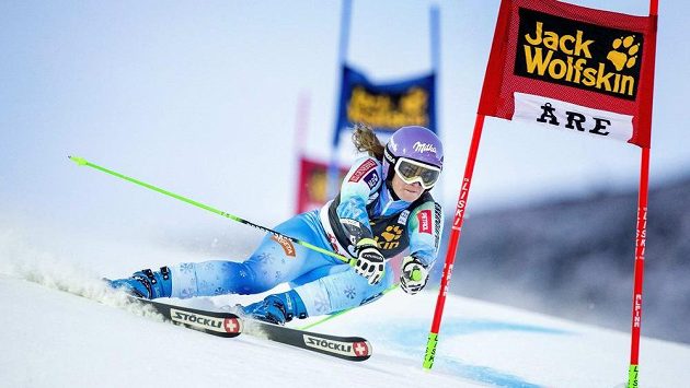 Slovinka Tina Mazeová na trati závodu Světového poháru v Are. Slovinka Tina Mazeová na trati závodu Světového poháru v Are.