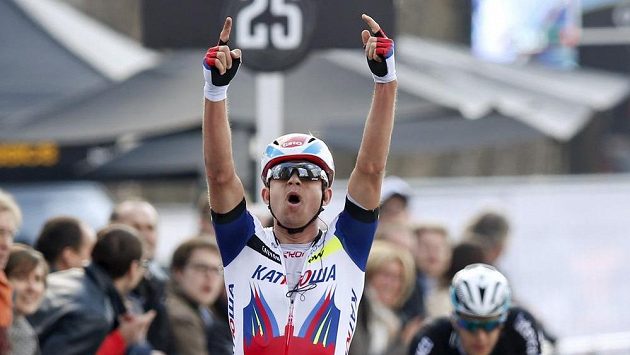 Norský cyklista Alexander Kristoff v cíli závodu Kolem Flander. Norský cyklista Alexander Kristoff v cíli závodu Kolem Flander.