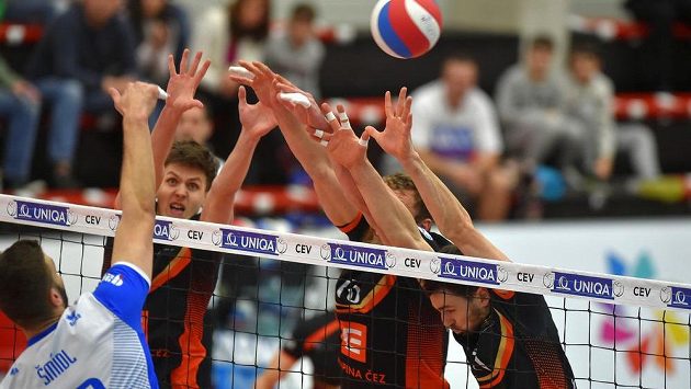 Zleva Matěj Šmídl z Ostravy, Jan Štefko z Karlových Varů, Tomáš Široký z Karlových Varů a Zdeněk Málek z Karlových Varů. Zleva Matěj Šmídl z Ostravy, Jan Štefko z Karlových Varů, Tomáš Široký z Karlových Varů a Zdeněk Málek z Karlových Varů.