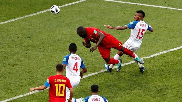 Belgičan Romelu Lukaku střílí svůj první gól proti Panamě. Belgičan Romelu Lukaku střílí svůj první gól proti Panamě.