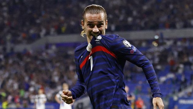 Francouz Antoine Griezmann se raduje z gólu proti Finům. Francouz Antoine Griezmann se raduje z gólu proti Finům.