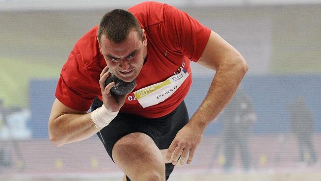 Koulař Ladislav Prášil během mezinárodního halového mítinku Prague Indoor. Koulař Ladislav Prášil během mezinárodního halového mítinku Prague Indoor.
