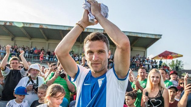 David Lafata oblékl dres Olešníku. S profesionální kariérou se již definitivně rozloučil. David Lafata oblékl dres Olešníku. S profesionální kariérou se již definitivně rozloučil.
