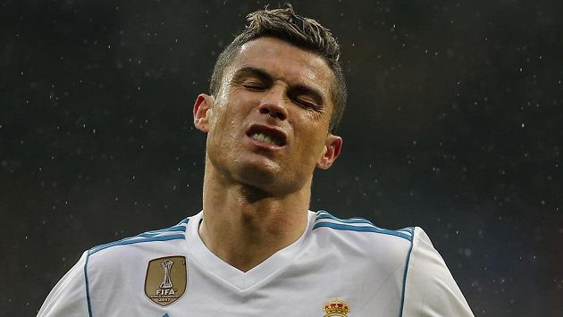 Cristiano Ronaldo neprožívá s Realem Madrid ve španělské lize právě šťastné období. Opustí v létě slavný klub? Cristiano Ronaldo neprožívá s Realem Madrid ve španělské lize právě šťastné období. Opustí v létě slavný klub?