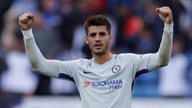 Álvaro Morata z Chelsea se raduje po výhře nad Leicesterem. Álvaro Morata z Chelsea se raduje po výhře nad Leicesterem.