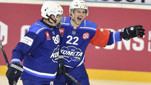 Jan Süss z Brna se raduje z gólu. Vlevo je jeho spoluhráč Daniel Kowalczyk. Vše v osmifinále hokejové Ligy mistrů. Jan Süss z Brna se raduje z gólu. Vlevo je jeho spoluhráč Daniel Kowalczyk. Vše v osmifinále hokejové Ligy mistrů.