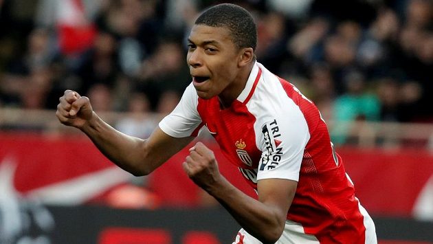 Kylian Mbappe z Monaka se raduje po gólové trefě proti Bordeaux. Kylian Mbappe z Monaka se raduje po gólové trefě proti Bordeaux.