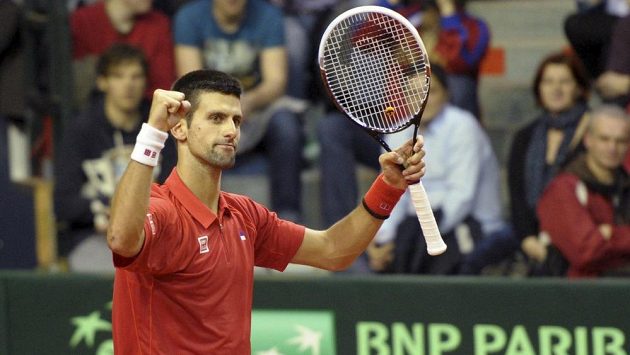 Srb Novak Djokovič vybojoval první bod v daviscupovém duelu s Belgií. Srb Novak Djokovič vybojoval první bod v daviscupovém duelu s Belgií.