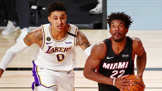 Jeden z nejlepších výkonů v historii finálových bojů NBA v podání Jimmyho Butlera zajistil basketbalistům Miami vítězství nad Los Angeles Lakers. Jeden z nejlepších výkonů v historii finálových bojů NBA v podání Jimmyho Butlera zajistil basketbalistům Miami vítězství nad Los Angeles Lakers.