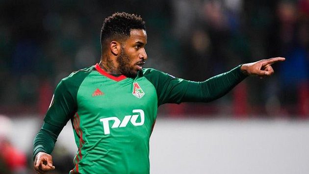 Peruánský fotbalista Jefferson Farfán se nakazil koronavirem. Peruánský fotbalista Jefferson Farfán se nakazil koronavirem.