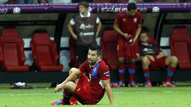 Zklamaný Milan Baroš po čtvrtfinálové prohře s Portugalskem Zklamaný Milan Baroš po čtvrtfinálové prohře s Portugalskem