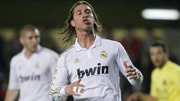 Sergio Ramos odchází v zápase s Villarrealem předčasně do kabin. Sergio Ramos odchází v zápase s Villarrealem předčasně do kabin.