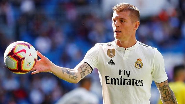 Toni Kroos z Realu Madrid během utkání s Villarrealem. Toni Kroos z Realu Madrid během utkání s Villarrealem.