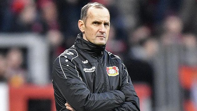 Heiko Herrlich končí na lavičce Leverkusenu. Heiko Herrlich končí na lavičce Leverkusenu.