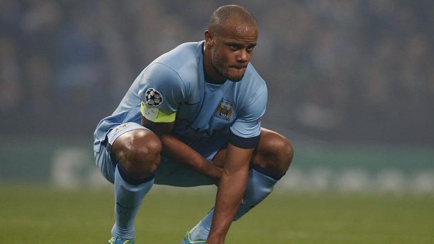 Zklamaný kapitán Manchesteru City Vincent Kompany po porážce od CSKA Moskva. Zklamaný kapitán Manchesteru City Vincent Kompany po porážce od CSKA Moskva.