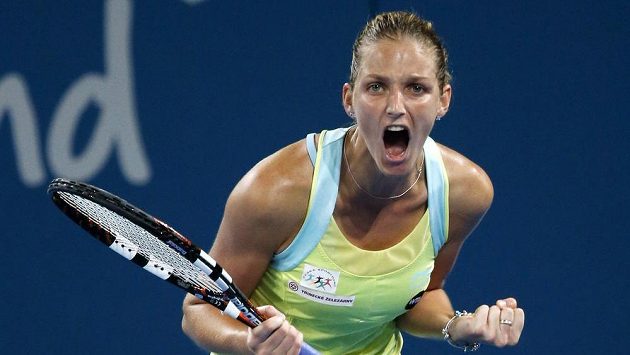 Tenistka Karolína Plíšková se raduje po vítězství nad Víktorií Azarenkovou. Tenistka Karolína Plíšková se raduje po vítězství nad Víktorií Azarenkovou.