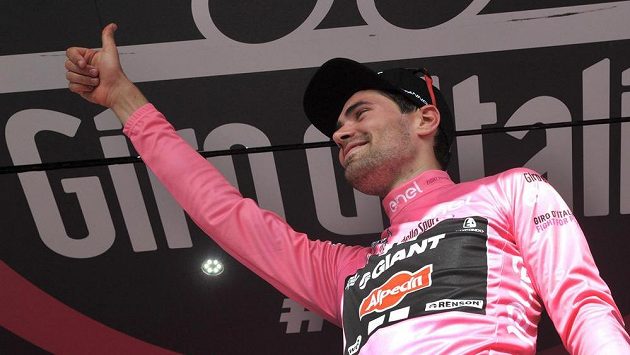 Nizozemský cyklista Tom Dumoulin zatím vede celkovou klasifikaci Gira. Nizozemský cyklista Tom Dumoulin zatím vede celkovou klasifikaci Gira.
