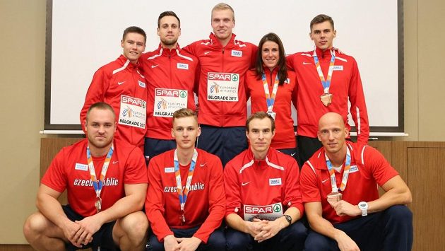 Na Bahamách se představili i dva medailisté z HME v Bělehradě Patrik Šorm (nahoře uprostřed) a Jan Tesař( druhý zprava v dolní řadě). Na Bahamách se představili i dva medailisté z HME v Bělehradě Patrik Šorm (nahoře uprostřed) a Jan Tesař( druhý zprava v dolní řadě).