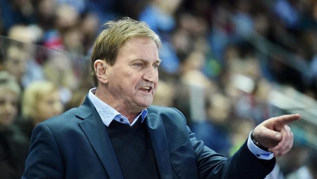 Trenér Komety Alois Hadamczik při utkání v Liberci. Trenér Komety Alois Hadamczik při utkání v Liberci.