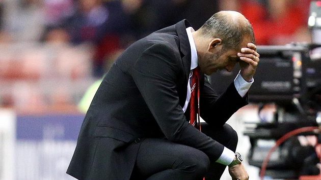 Zklamaný trenér Sunderlandu Paolo Di Canio Zklamaný trenér Sunderlandu Paolo Di Canio