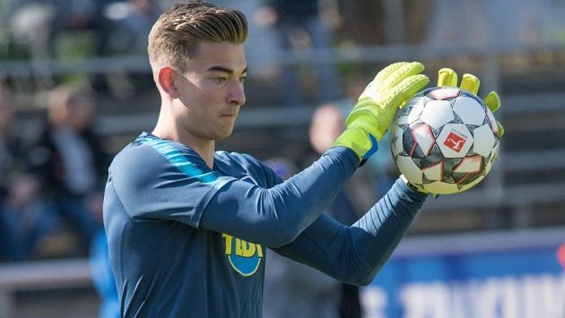 Gólman Jonathan Klinsmann si vyzkouší angažmá ve Švýcarsku. Gólman Jonathan Klinsmann si vyzkouší angažmá ve Švýcarsku.