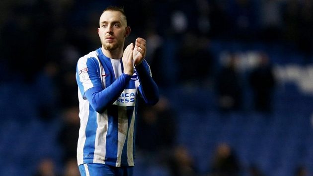 Fotbalista Brightonu Jiří Skalák během utkání s Derby County. Fotbalista Brightonu Jiří Skalák během utkání s Derby County.