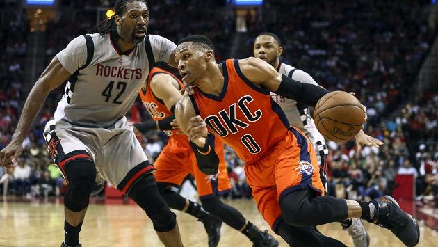 Basketbalisté týmu Oklahoma City Thunder prohráli v NBA s Houstonem Rockets po přestřelce 125:137. Basketbalisté týmu Oklahoma City Thunder prohráli v NBA s Houstonem Rockets po přestřelce 125:137.