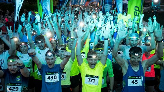 Night Run znají běžcí po celém Česku, takto se běhalo letos v Brně. Night Run znají běžcí po celém Česku, takto se běhalo letos v Brně.