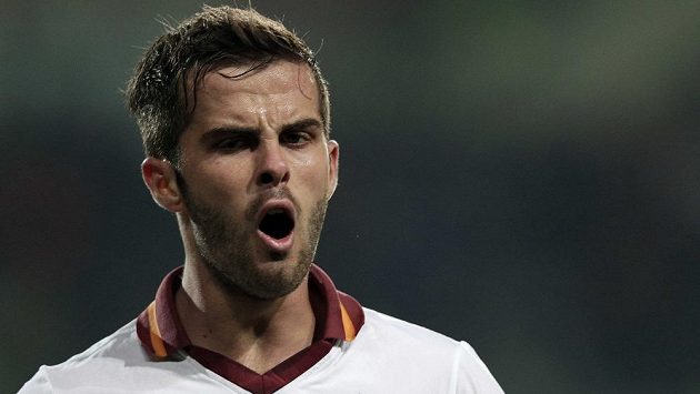 Miralem Pjanič z AS Řím v utkání s Turínem Miralem Pjanič z AS Řím v utkání s Turínem